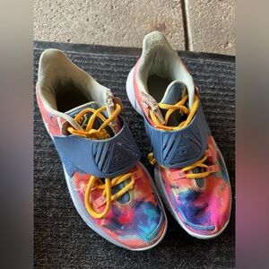 Mens BB Kyries shoes used good condition